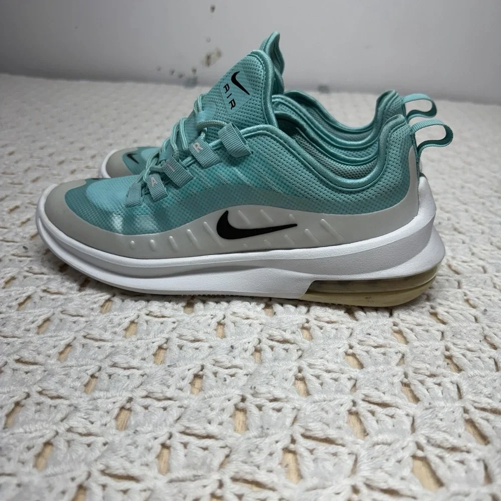 Nike Air Max Axis Running Shoes women Size 7.5 Light Aqua/black Sneaker